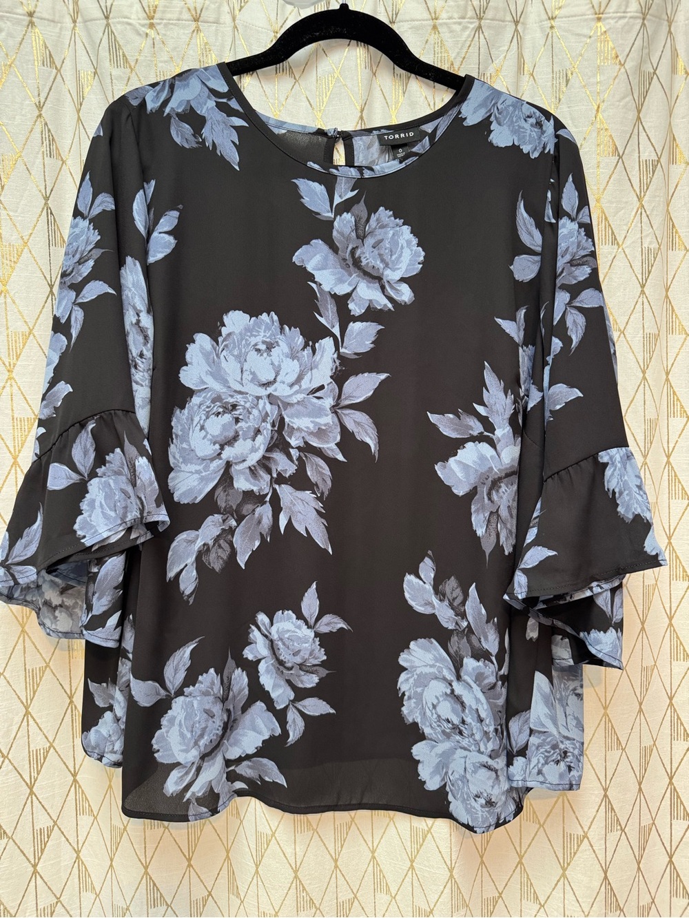NWOT torrid Black Top with Light Blue Floral Print and Ruffle Sleeves